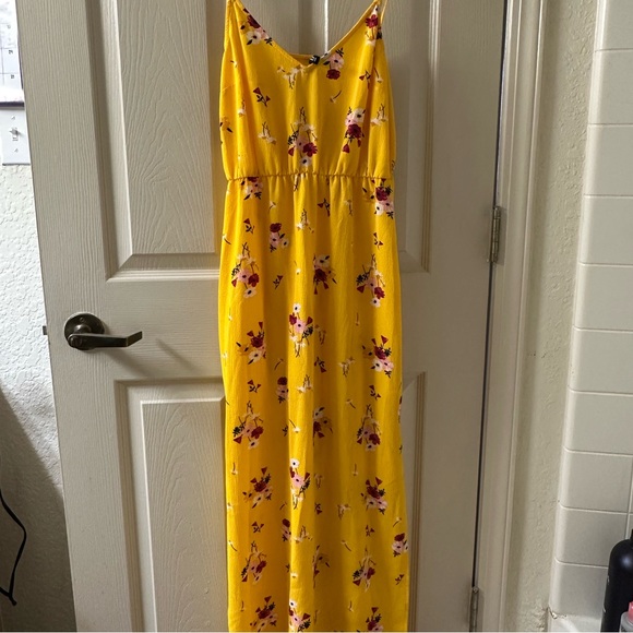 H&M Dresses & Skirts - H&M Yellow Floral Dress